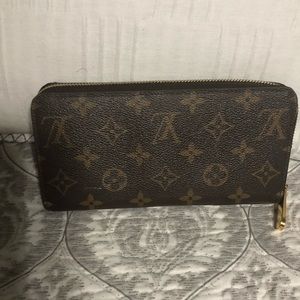 LV Zippy Wallet with dust bag and box